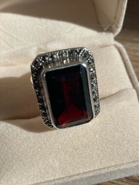 Vintage Sterling Silver Red Garnet & Marcasite Ring